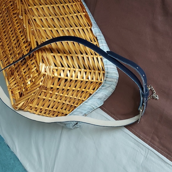 NAVY BELT WITH SILVER BUCKLE AND CHAIN - Picture 5 of 6